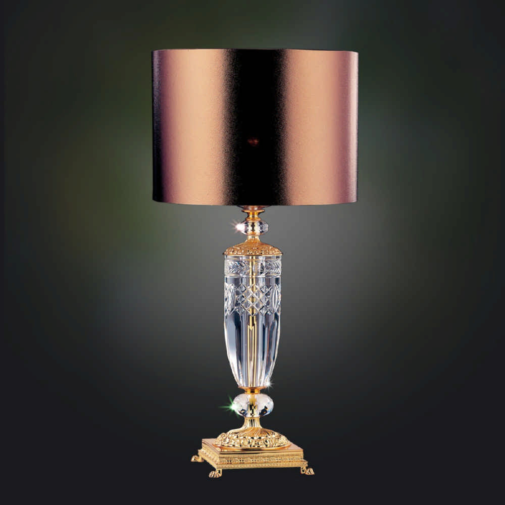 4.6 Light Island Light – The Vermeer Collection, influenced by the De Stijl Art Movement, highlights Clear Prism crystals in asymmetrical rectilinear designs, accented with Chrome or Black Pearl finishes.